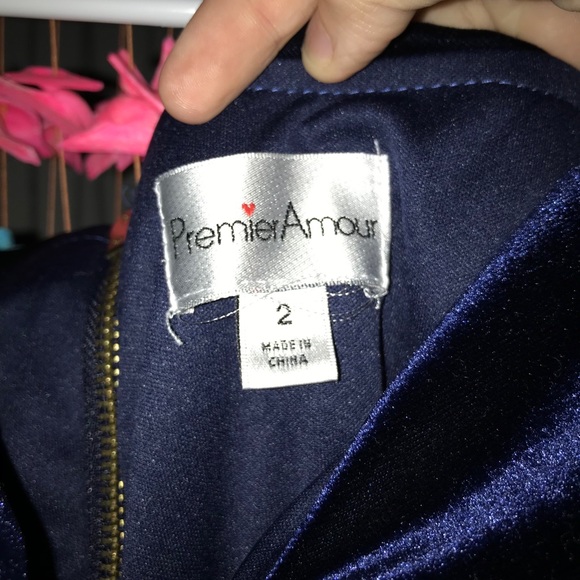 A navy blue tight fitted dress - Picture 2 of 4